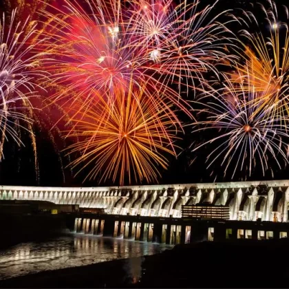 Itaipu Iluminada